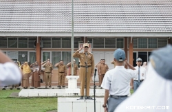 Bupati Limapuluh Kota, Safaruddin saat menjadi Inspektur Upacara di SMKN 1 Guguak, Senin (29/1/2024)