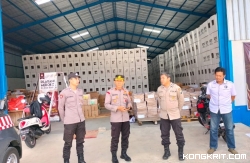 Personel Polres Tulungagung lakukan pengamanan di gudang KPU kabupaten