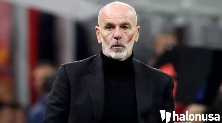 Pelatih AC Milan Stefano Pioli. (Foto: Twitter @Siaran Bola Live)