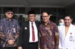 Menteri Kesehatan RI Budi Gunadi Sadikin saat menyambangi RSUD dr. Rasidin Kota Padang, Jumat, (23/2/2024). (Foto: Prokopim Padang)