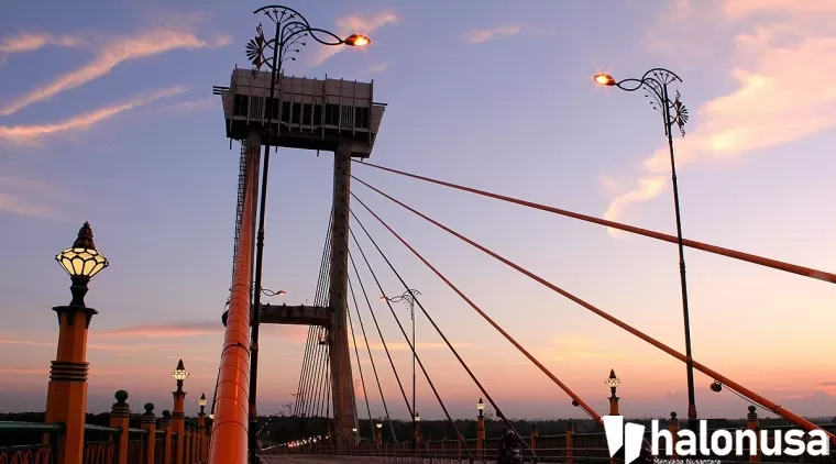 Jembatan Tengku Agung Sultan Siak, Riau. (Foto: Istimewa)