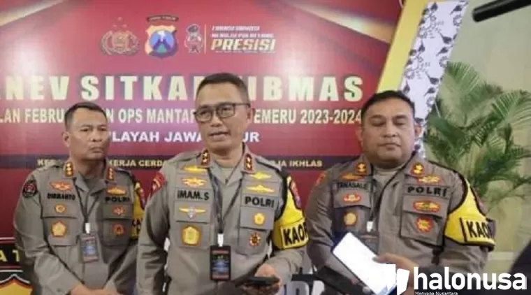 Kapolda Jatim memberikan keterangan tentang ledakan yang terjadi di Mako Brimob