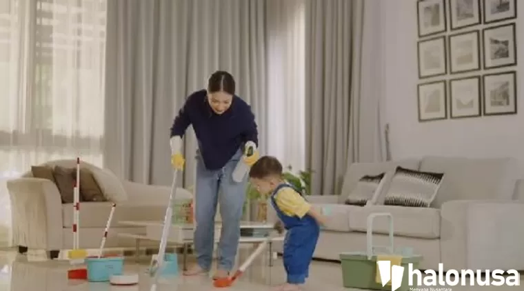 Nikita Willy mengajak anaknya bersih-bersih rumah (Foto: Capture video Instagram Nikitawillyofficial)