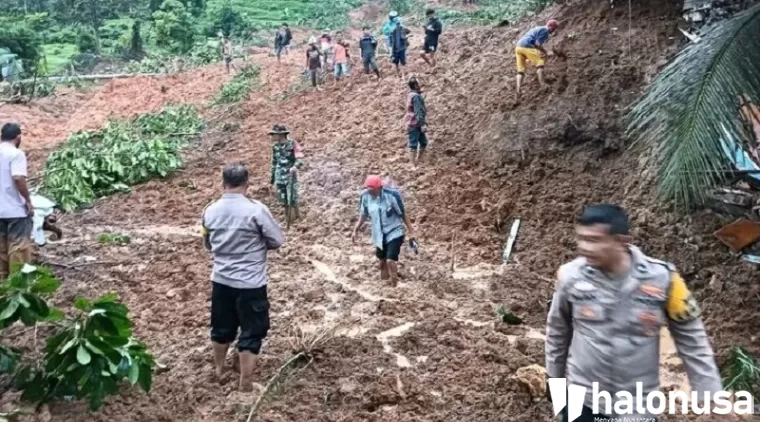 Longsor di Padang Pariaman