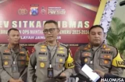 Kapolda Jatim memberikan keterangan tentang ledakan yang terjadi di Mako Brimob