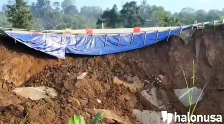 Tangkap layar video longsor di Tol Bocimi, Sukabumi