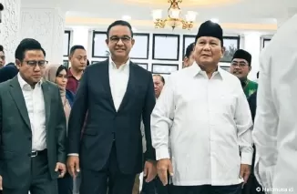 Anies Baswedan bersama Presiden Terpilih Prabowo Subianto