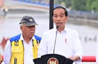 Menteri Basuki mendampingi Presiden Joko Widodo