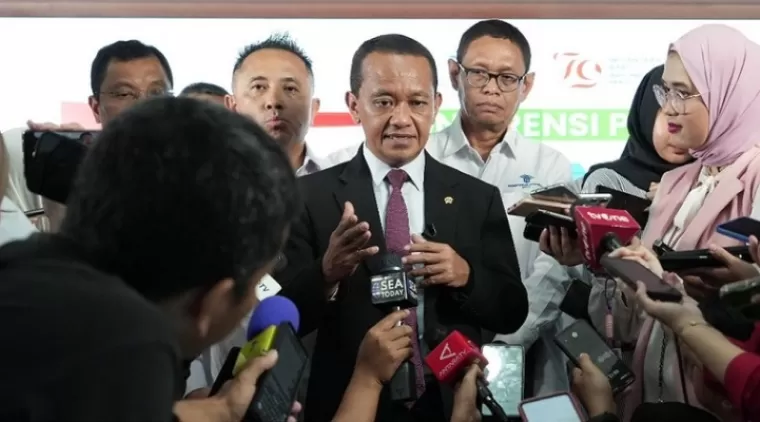 Menteri Investasi/Kepala BKPM Bahlil Lahadalia saat diwawancarai wartawan