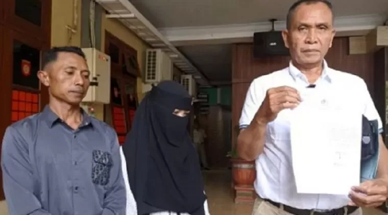 Ayah korban setelah melaporkan pengasuh Pondok Pesantren ke Polisi