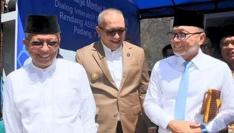 Pj Wali Kota Padang bersama Mendag Zulkifli Hasan