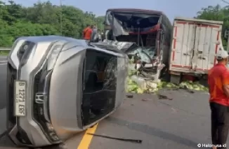 Kecelakaan Tol Cipularang (Foto: Istimewa)