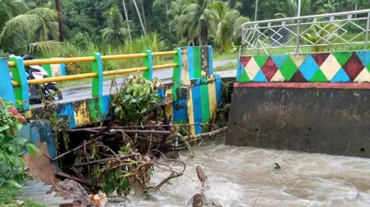 Hujan Deras Guyur Pariaman, Sekitar 2.073 Jiwa Terdampak Banjir