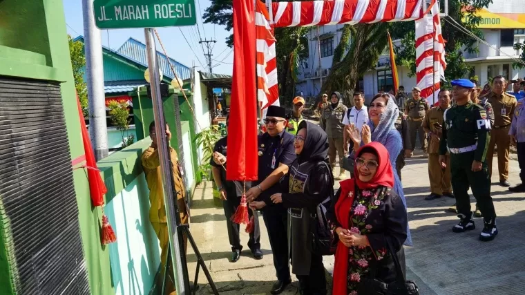 Pj Wali Kota Padang meresmikan Jalan Marah Roesli