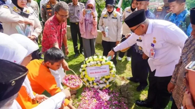 Pj Wali Kota Padang ziarah ke makam Abu Bakar Jaar