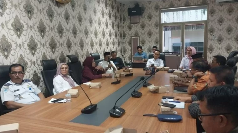 Rapat persiapan Jelang Festival Adat Budaya Nusantara III. (Foto: Facebook Kominfo Padang)