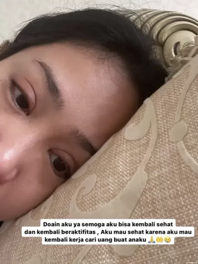 Story Bunga Zainal curhat tentang masalah kehilangan uangnya. (Foto: Instagram @bungazainal05)