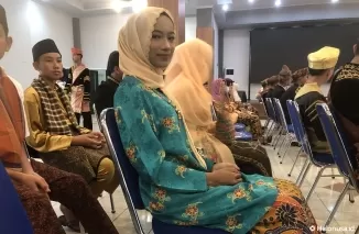 Salah seorang siswi SMP di Padang yang menjadi Siti Nurbaya dalam kegiatan Fashion Show