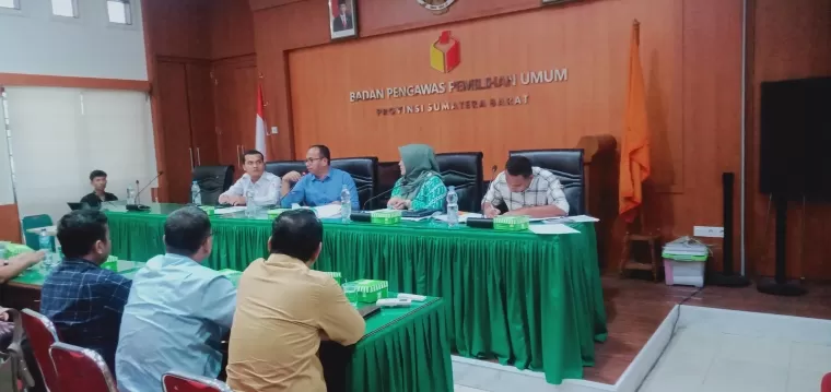 Bawaslu Sumbar Gelar Rapat Koordinasi untuk Tingkatkan Keterbukaan Informasi Publik