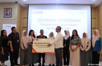 Duta Safety Riding Peroleh Beasiswa Pendidikan dari Yayasan AHM