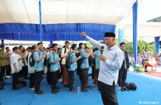 Gubernur Sumbar Mahyeldi di SMAN 1 Solok, Sabtu (21/9/2024). (Foto: Istimewa)