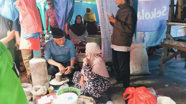 Mahyeldi Puji Kepiawaian Bundo Kanduang Nagari Koto Kaciak dalam Bermain Musik Tradisional Talempong