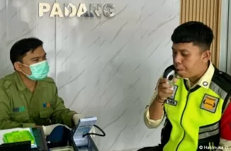 Seorang Pasien tengah periksa kesehatan di Klinik Mediska. (Foto: Humas KAI Divre II)