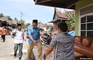 Mahyeldi kunjungi kediaman kelompok disabilitas di Kabupaten Tanah Datar. (Foto: Istimewa)