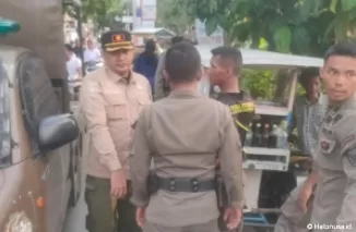 Penertiban PKL di Depan RSUP Djamil oleh Satpol PP Padang. (Foto: Facebook Humas Satpol PP Padang)