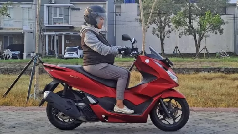 Keselamatan Berkendara bagi Wanita, Ini Lima Tips Penting dari Ahli Safety Riding