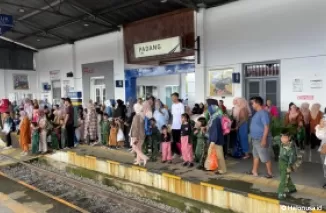 Suasana di Stasiun Kereta Api Sawahan Kota Padang. (Foto: Humas KAI Divre II Sumbar)