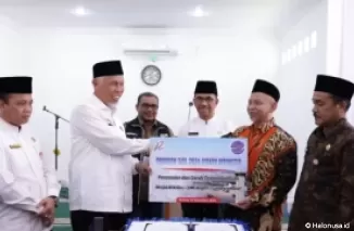 Penyerahan Bantuan untuk Masjid Al-Ikhlas SMK 1 Sumbar dari BRI Regional Padang. (Foto: Istimewa)