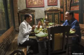 Makan Malam Bersama, Prabowo dan Jokowi Gelar Pertemuan Tertutup di Solo