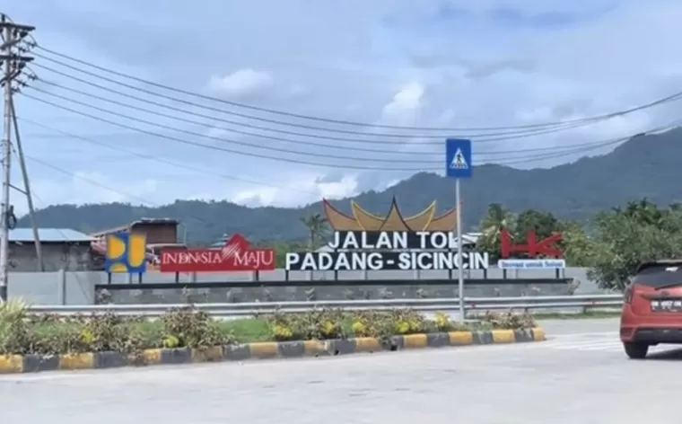 Tol Padang Sicincin.(Foto: Tangkapan Layar video unggahan TikTok @kabanagari)