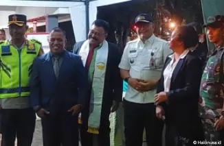 Penjabat (Pj) Wali Kota Padang, Andree Algamar bersama jajaran Forkopimda saat meninjau kenyamanan malam Misa Natal 2024 di Gereja GPIB Efrata. (Foto: Facebook Diskominfo Kota Padang)