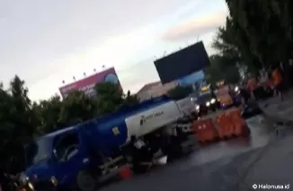 Kecelakaan di depan Basko Mall, Air Tawar, Kota Padang, Selasa 17 Desember2024. (Foto: tangkapan layar video unggahan Instagram @pdg24jam)