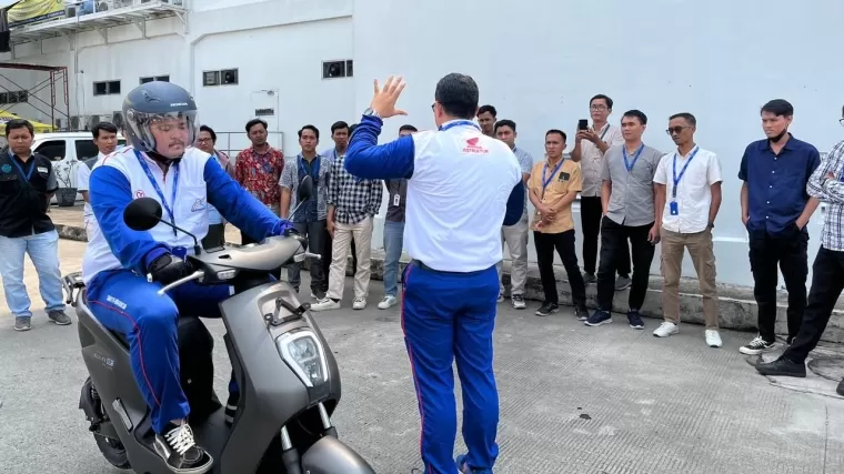 Sepanjang tahun 2024, sebanyak 132.900 peserta dari berbagai kalangan telah mengikuti program edukasi keselamatan berkendara. (Foto: Honda)