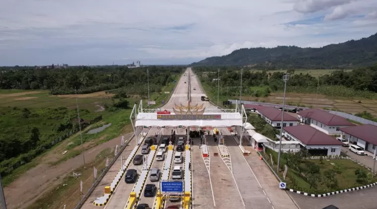 Hutama Karya Catat 2,2 Juta Kendaraan Melintas di JTTS, Jalan Tol Padang-Sicincin jadi Primadona