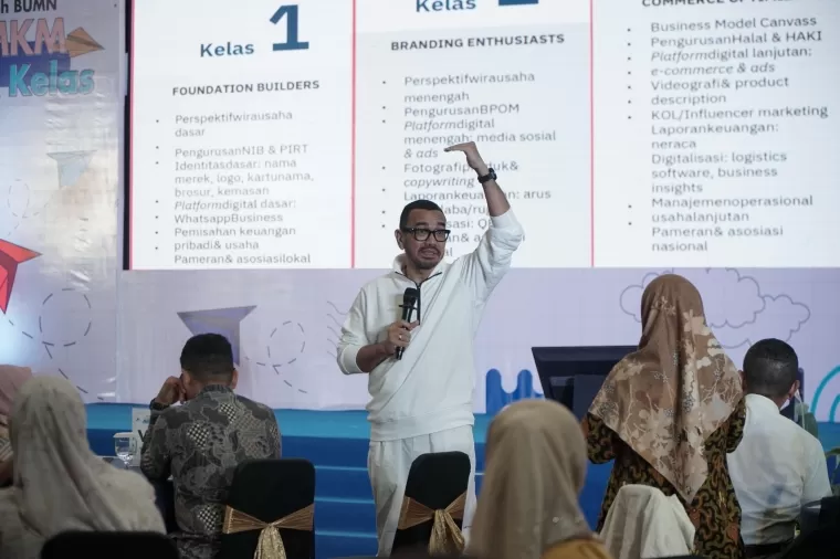 Arya Sinulingga memberikan penjelasan tentang pertumbuhan ekonomi