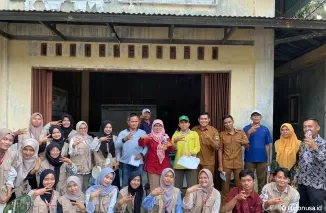 Kelompok Mahasiswa Kuliah Kerja Nyata Nagari Sikucur Timur Universitas Andalas 2025 melakukan kegiatan sosialisasi eco enzym dari kulit buah di Nagari Sikucur Timur tepatnya di Pabrik Cokelat Korong Durian Gaduang pada Rabu,  22 Januari 2025.