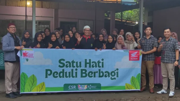 Peduli Berbagi, Honda Hayati Pariaman Sambangi Panti Asuhan