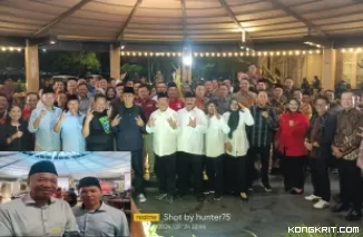 Empat Paslon Bupati dan Wakil Bupati Tulungagung bersama Komisioner KPU, Bawaslu dan Forkopimda Tulungagung usai penandatanganan kesepakatan Kampanye Damai di Crown Hotel