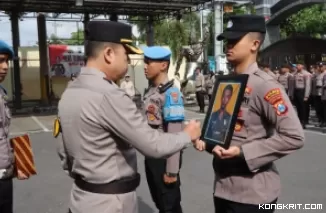 Kapolres Tulungagung memimpin upacara pemberhentian dengan tidak hormat anggotanya