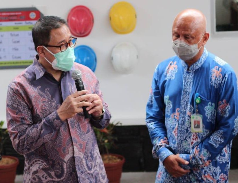  Direktur Jenderal Pelayanan Kesehatan, Kementerian Kesehatan Prof. Abdul Kadir