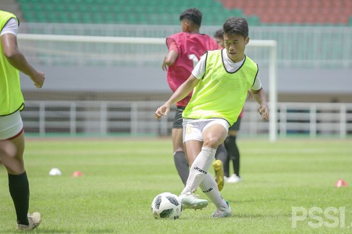 Suasana seleksi Garuda Select angkatan ketiga di Stadion Pakansari, Kabupaten Bogor, Sabtu (31/10/2020).