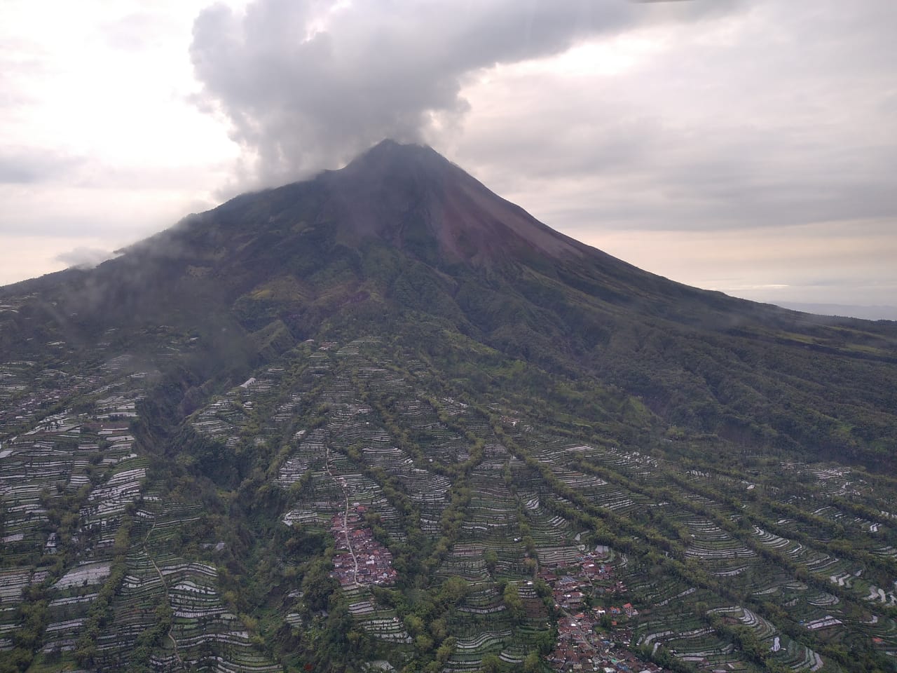 Tim Reaksi Cepat (TRC) Badan Penanggulangan Bencana Daerah (BPBD) Provinsi Daerah Istimewa Yogyakarta terus memantau Aktivitas Gunung Merapi.
