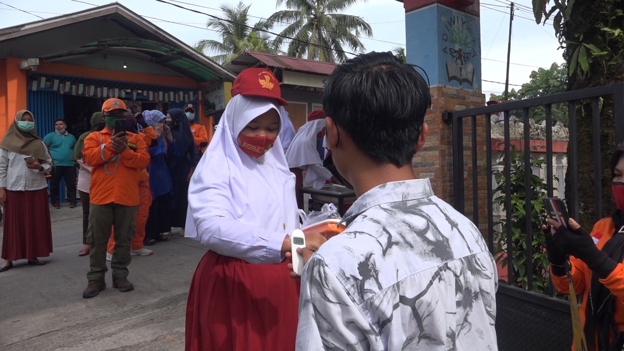 Siswa sekolah dasar di Kota Padang mengikuti simulasi belajar tatap muka yang digagas KSB Kota Padang, Sumatera Barat (Sumbar). Gon/Halonusa