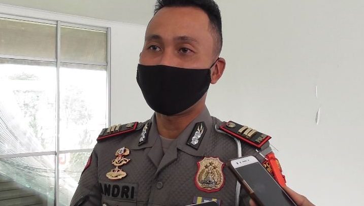 Kasat Lantas Polres Bukittinggi, AKP Andri Nugroho saat menyampaikan rekayasa arus lalu lintas menuju pusat Kota Bukittinggi | Halonusa