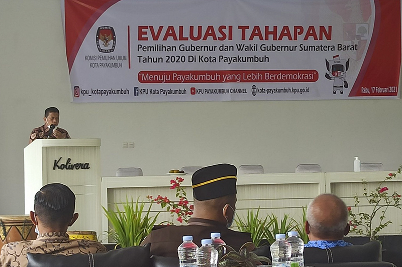 KPU Payakumbuh menggelar evaluasi tahapan Pilgub Sumbar 2020 di salah satu hotel di Kota Payakumbuh, Rabu (17/1/2021)