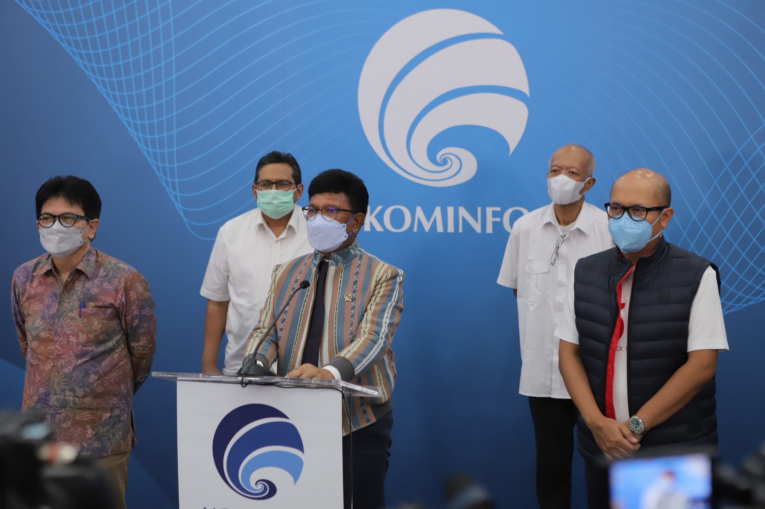 Menteri Kominfo Republik Indonesia : Menteri Komunikasi dan Informatika Republik Indonesia Johnny G. Plate dalam sambutan resmi menyampaikan bahwa seiring dengan penyerahan SKLO dari Kementerian Kominfo maka Telkomsel akan menjadi penyelenggara telekomuni